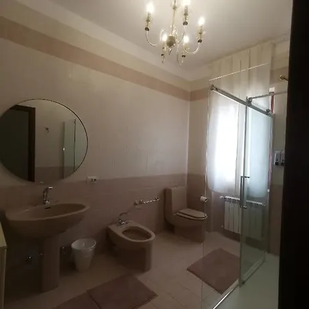 Flora Πανσιόν *