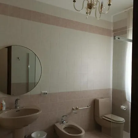 Flora Πανσιόν