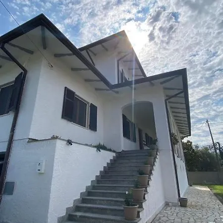 Flora Πανσιόν