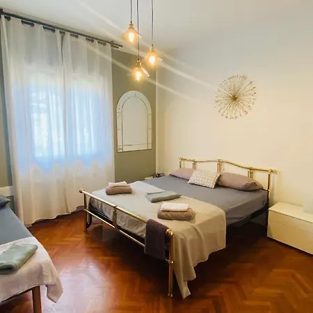 Πανσιόν Flora *