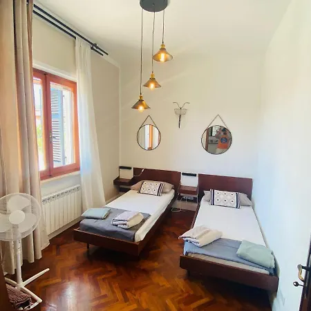 Πανσιόν Flora