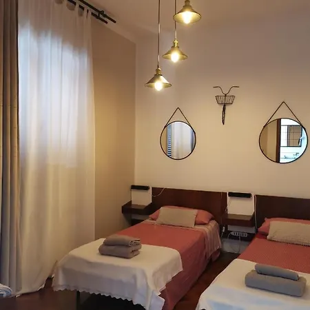 Flora Πανσιόν *