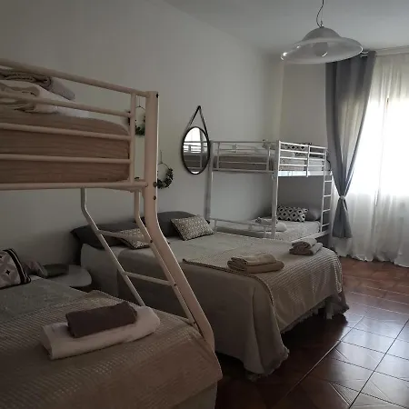 Πανσιόν Flora Luni