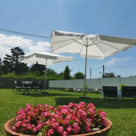 Πανσιόν Flora *