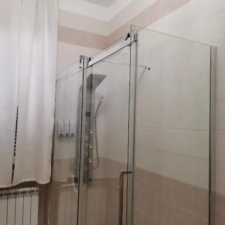 Πανσιόν Flora Luni