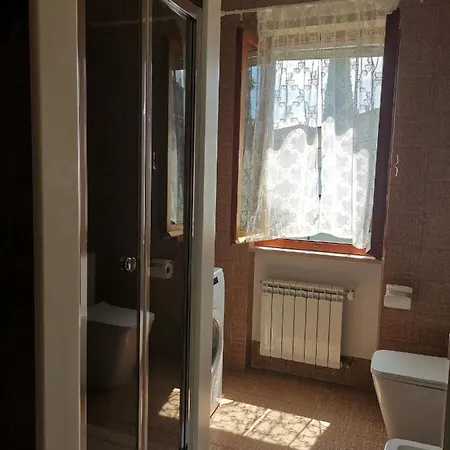 Flora Πανσιόν *