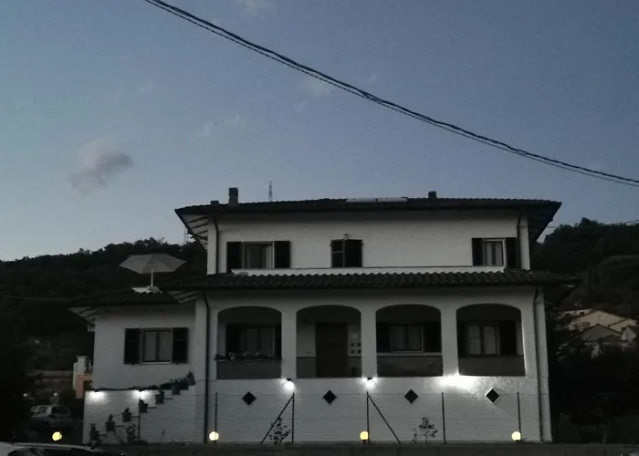 Flora 게스트하우스 *