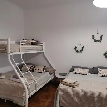 Flora Casa de hóspedes Luni